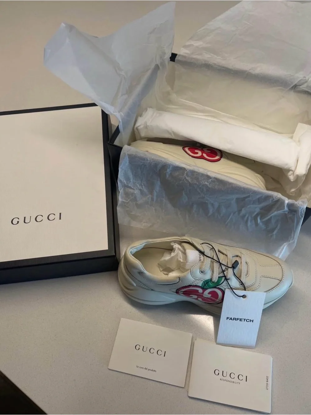 Gucci Cream Leather Kids Sneakers with Red Apple Logo